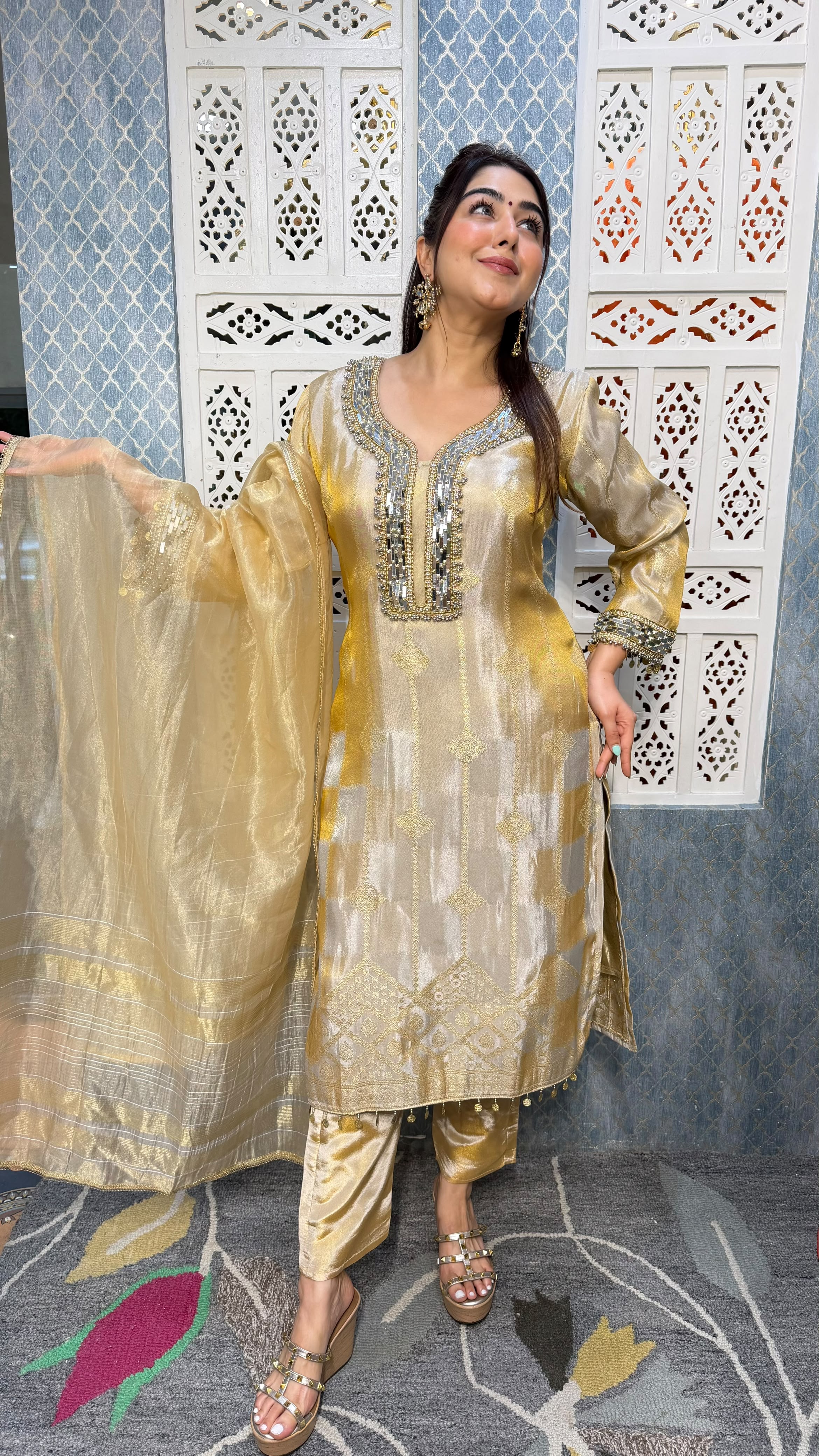THE SONA -CHANDI SUIT