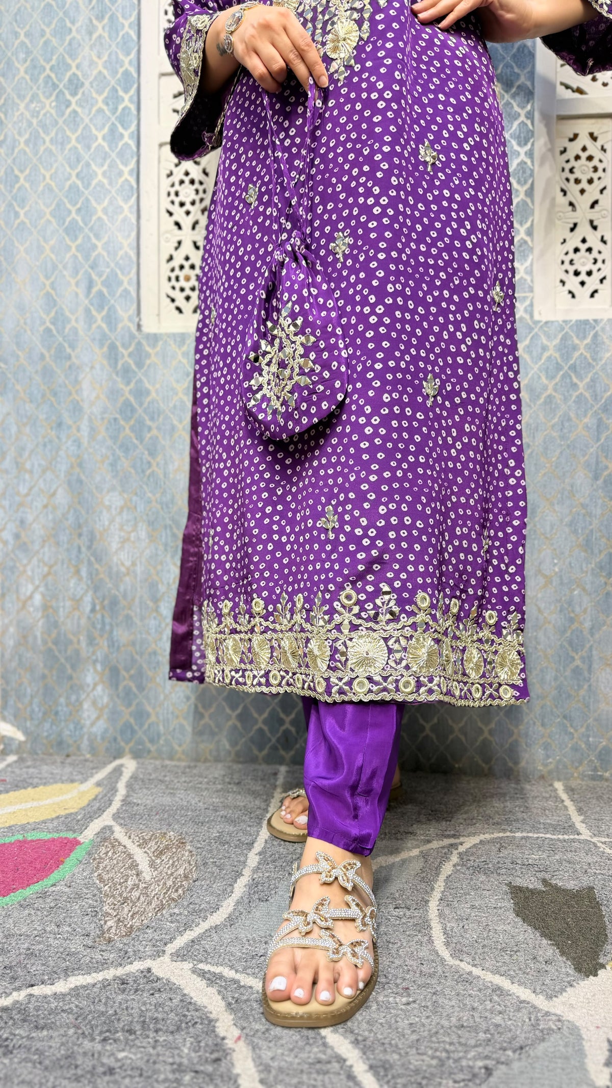 THE BINDIKA LONG SET