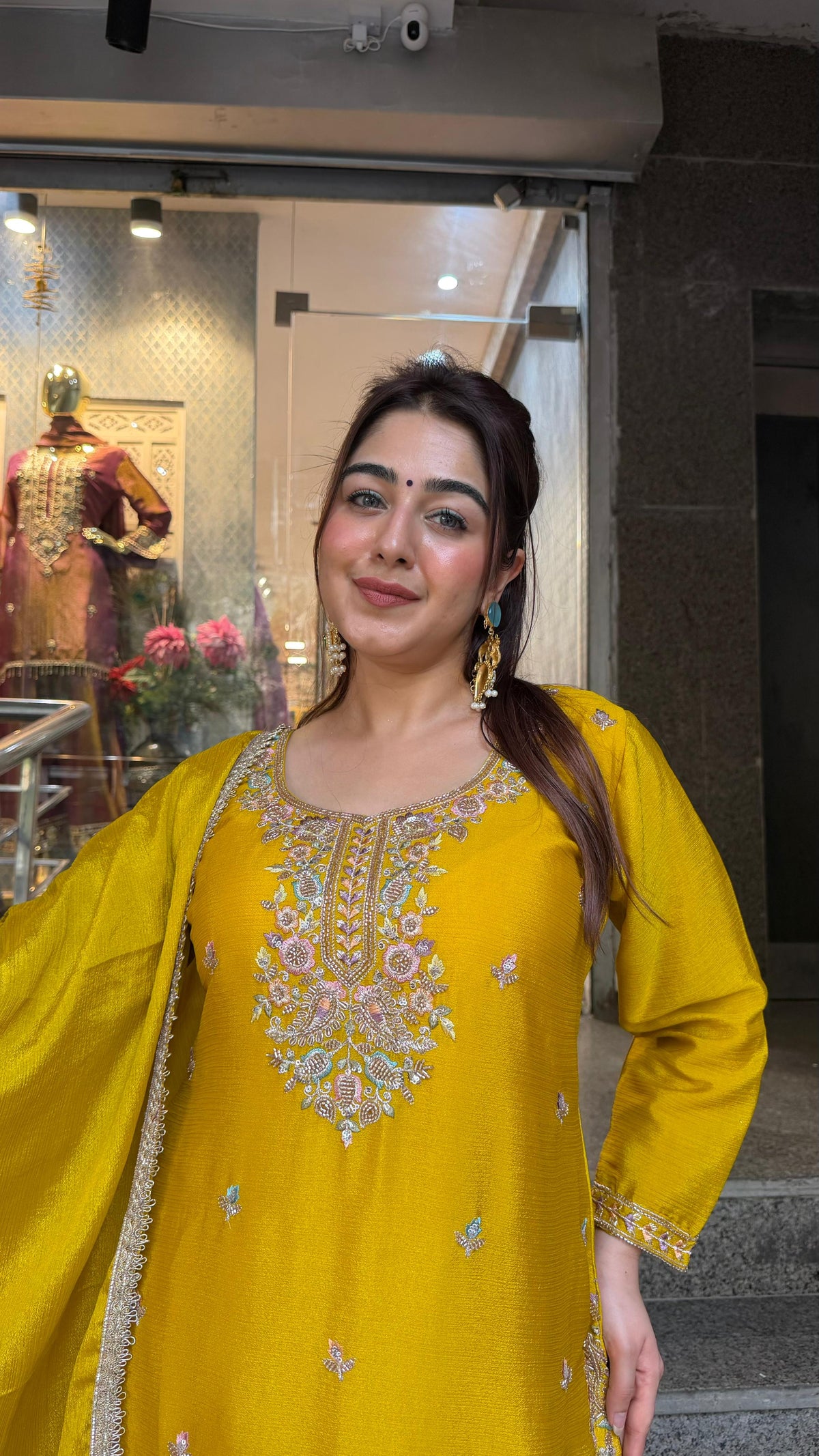 THE NOORIE GHARARA SET