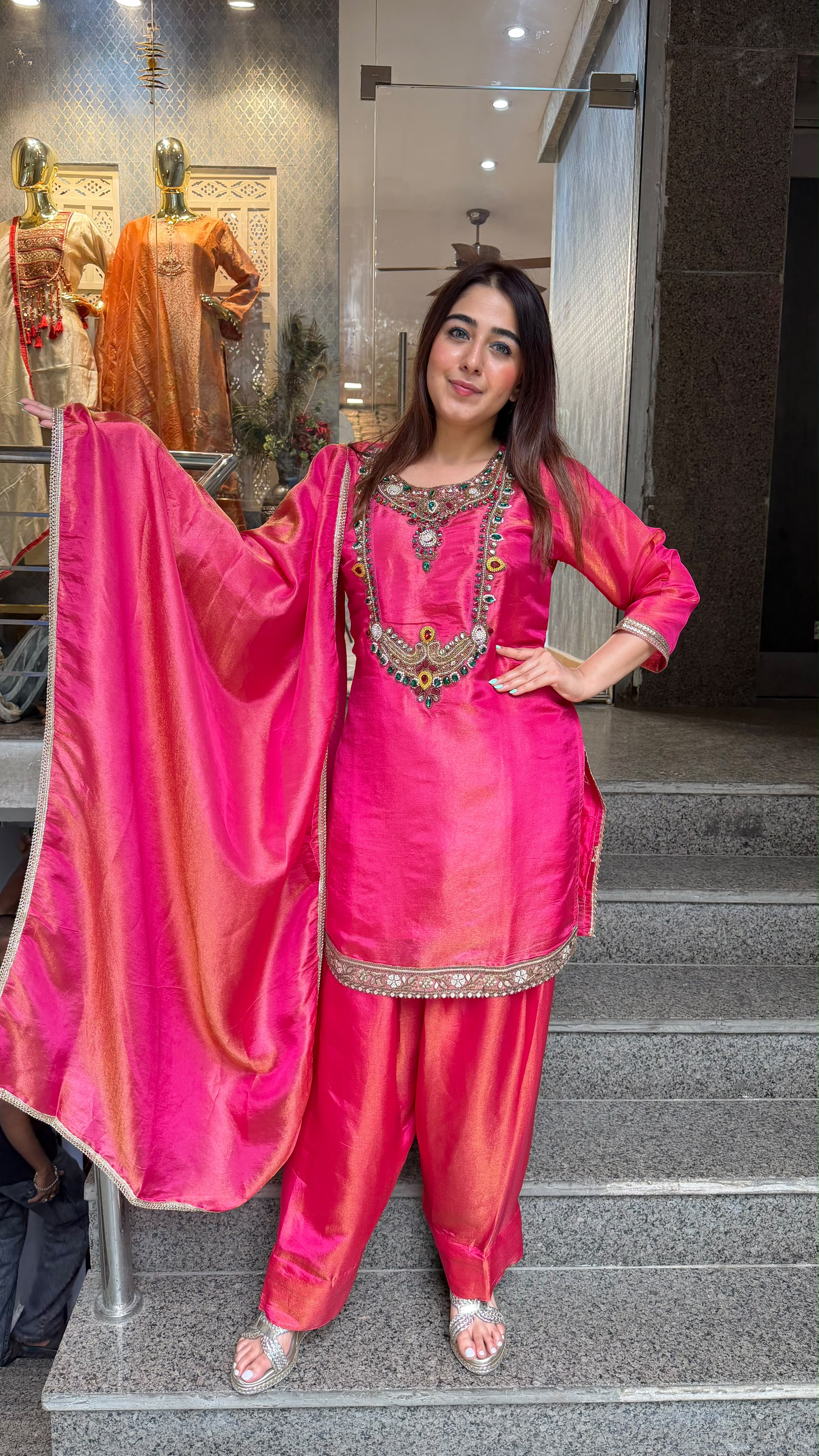THE MANDAKINI FARSHI SET