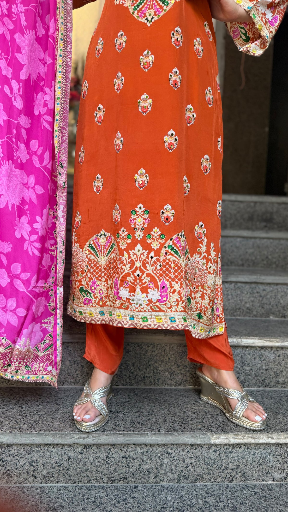 THE  MISHRI  SET